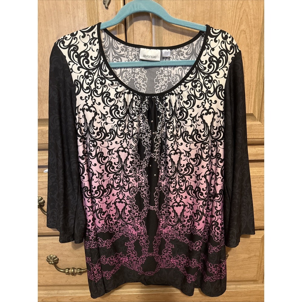 Avenue Plus Size 14 16 Printed Top Blouse BLack Pink Bezel Pullover